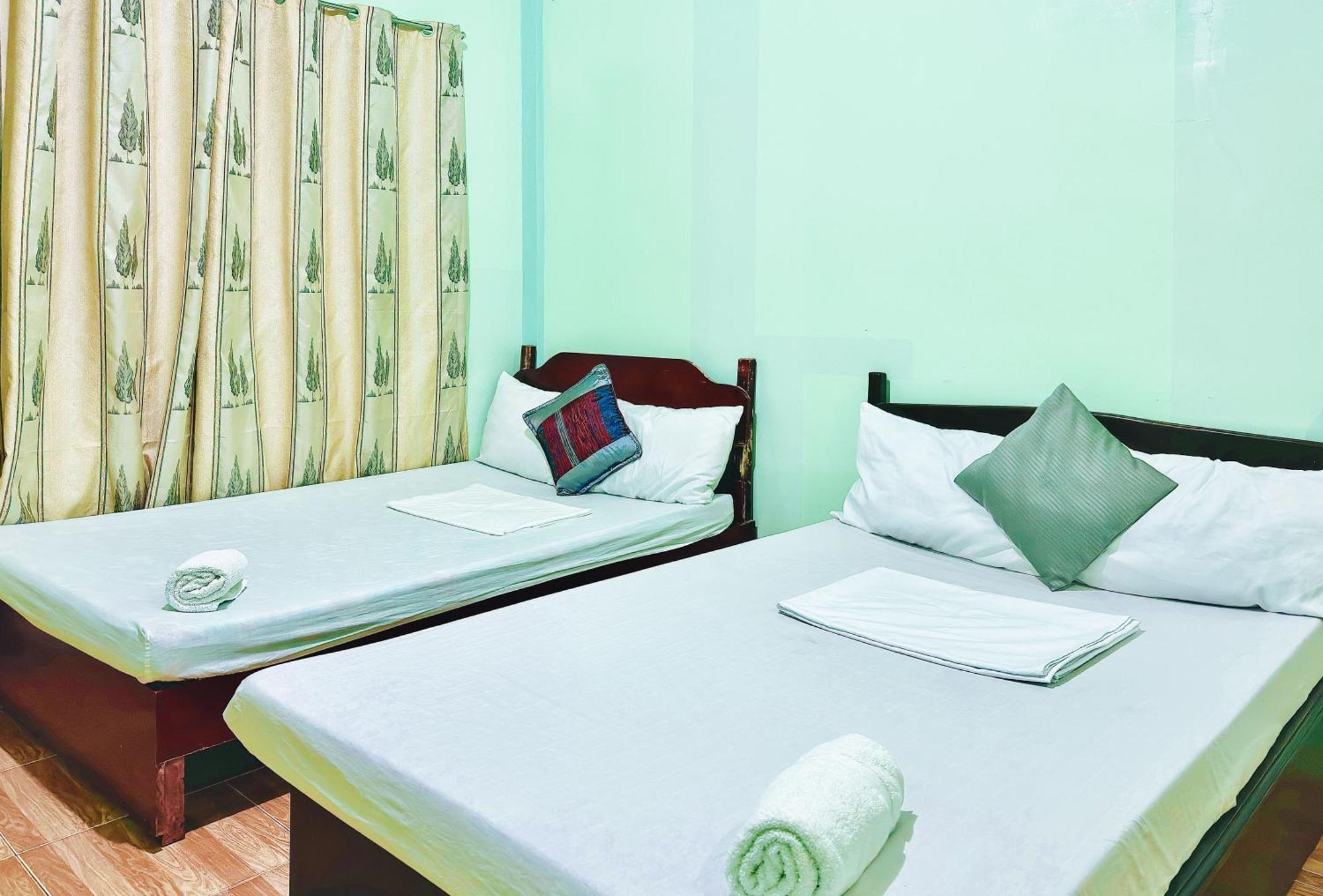 En Gedi Beach Resort By Reddoorz Iba Bagian luar foto